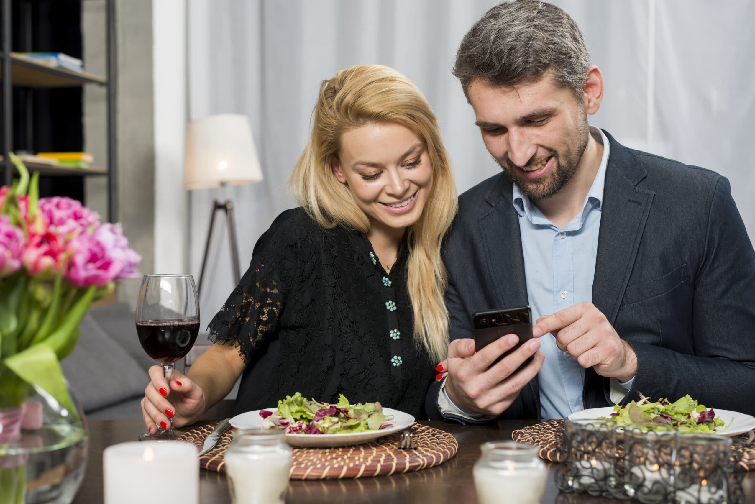 Online-Dating ab 50: So gelingt der Einstieg Schritt für Schritt
